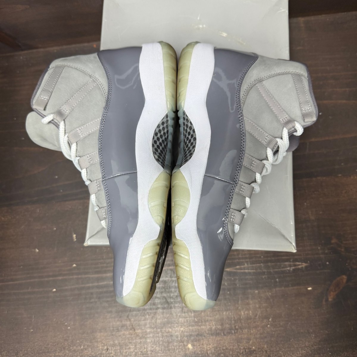 Jordan 11 Retro Cool Grey (2021) Size 10.5 (Pre-Owned) - side