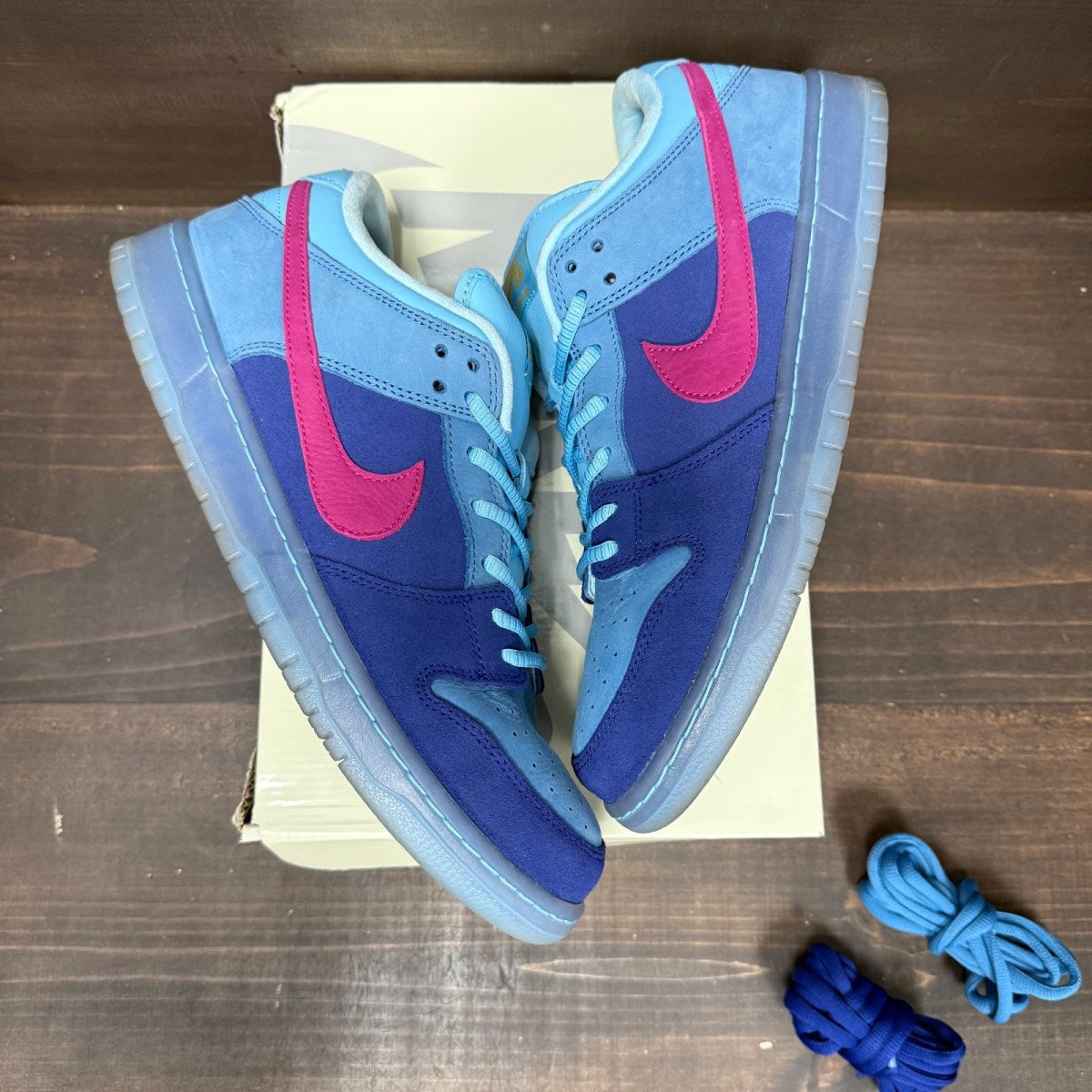 Nike SB Dunk Low Run The Jewels - Image 4
