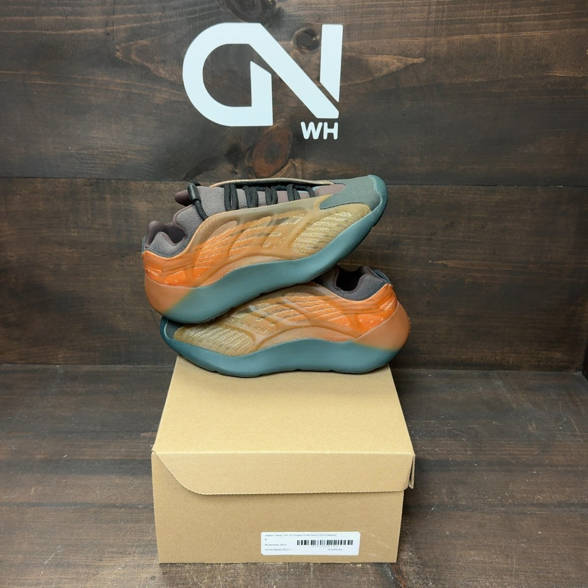 adidas Yeezy 700 V3 Copper Fade Size 6 (Pre-Owned) - Image 1