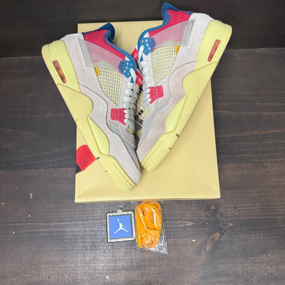 Jordan 4 Retro Union Guava Ice Size 10 (Pre-Owned) - tag