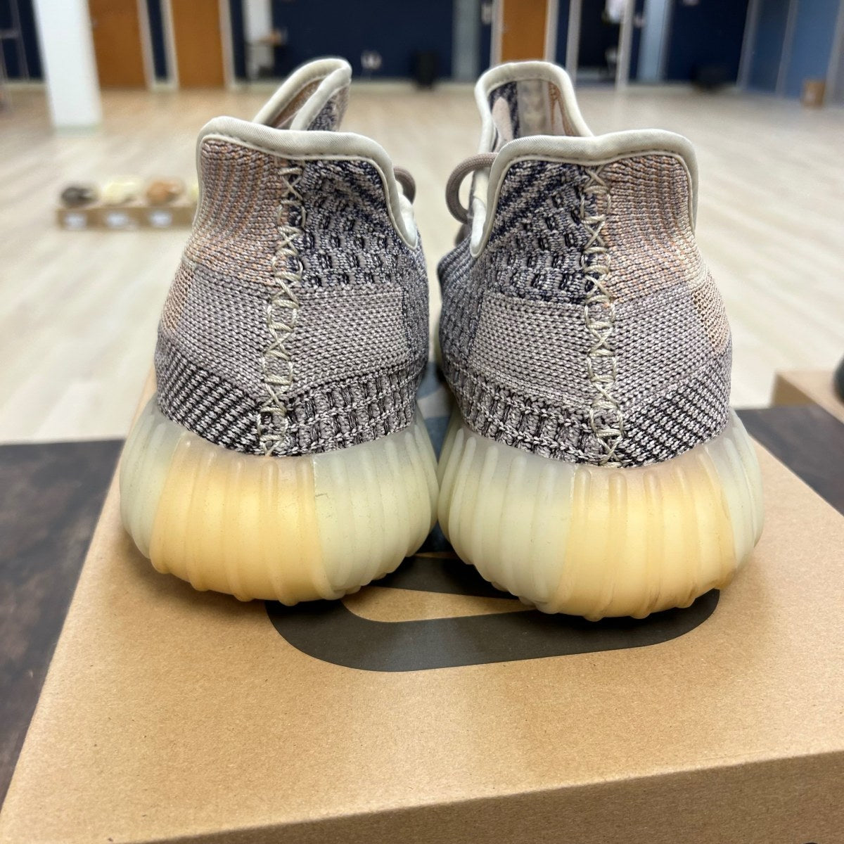 adidas Yeezy Boost 350 V2 Ash Pearl - Image 4
