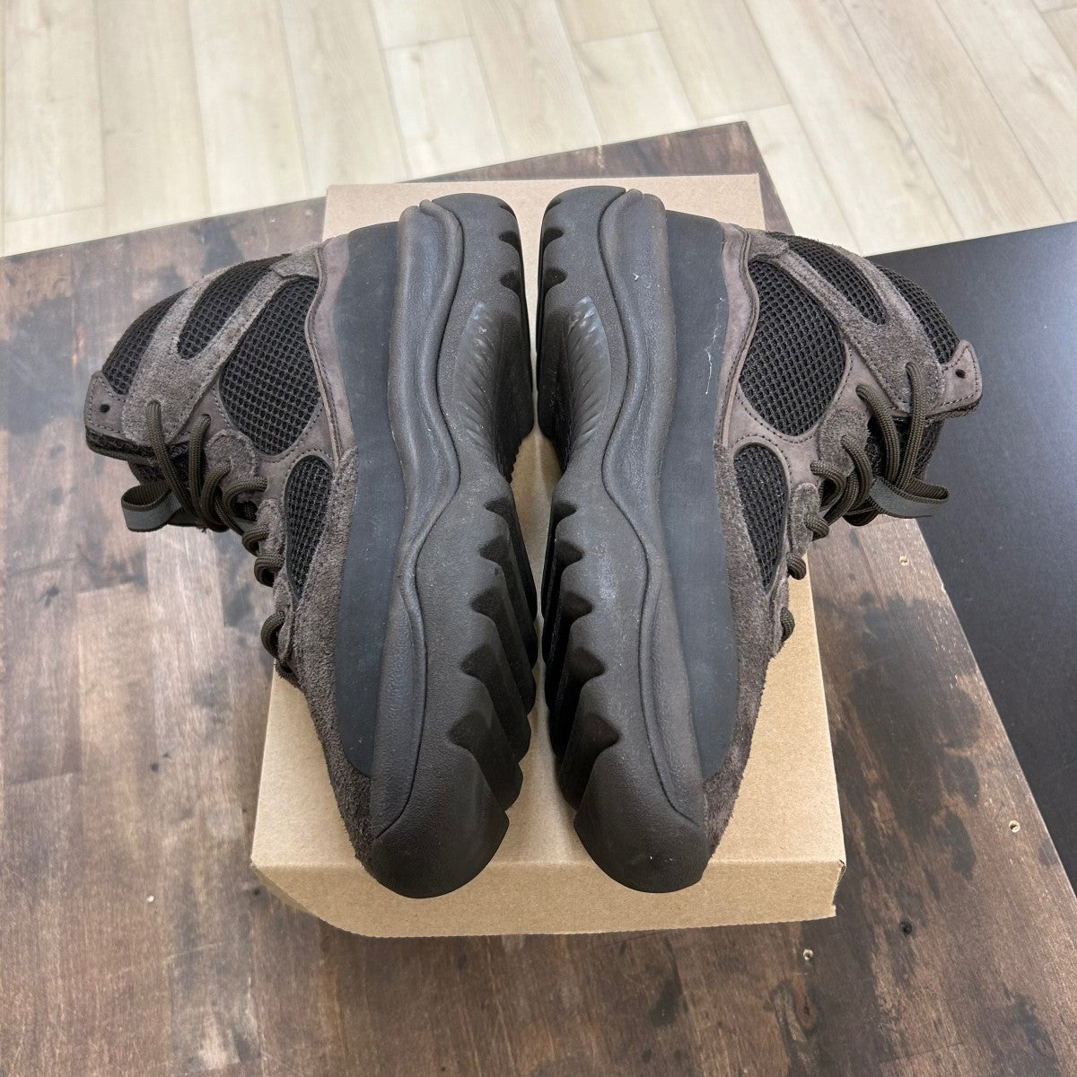 adidas Yeezy Desert Boot Oil Size 9.5 (Pre-Owned) - Image 3