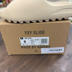 adidas Yeezy Slide Bone (2022/2023 Restock) - Image 4