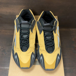 adidas Yeezy Boost 700 MNVN Honey Flux Size 9 (Pre-Owned) - tag