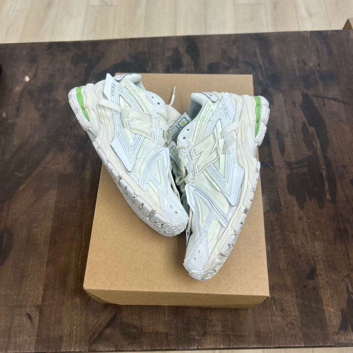 New Balance 1906A White Green Size 5.5 (Pre-Owned) - Image 1