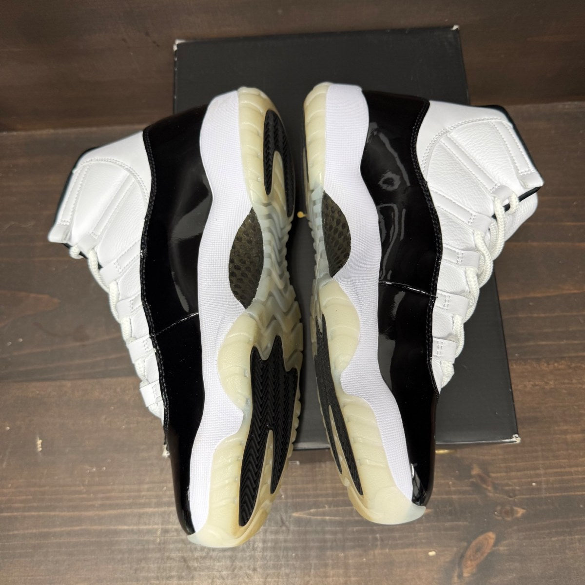 Jordan 11 Retro DMP Gratitude (2023) Size 10.5 (Pre-Owned) - Image 3