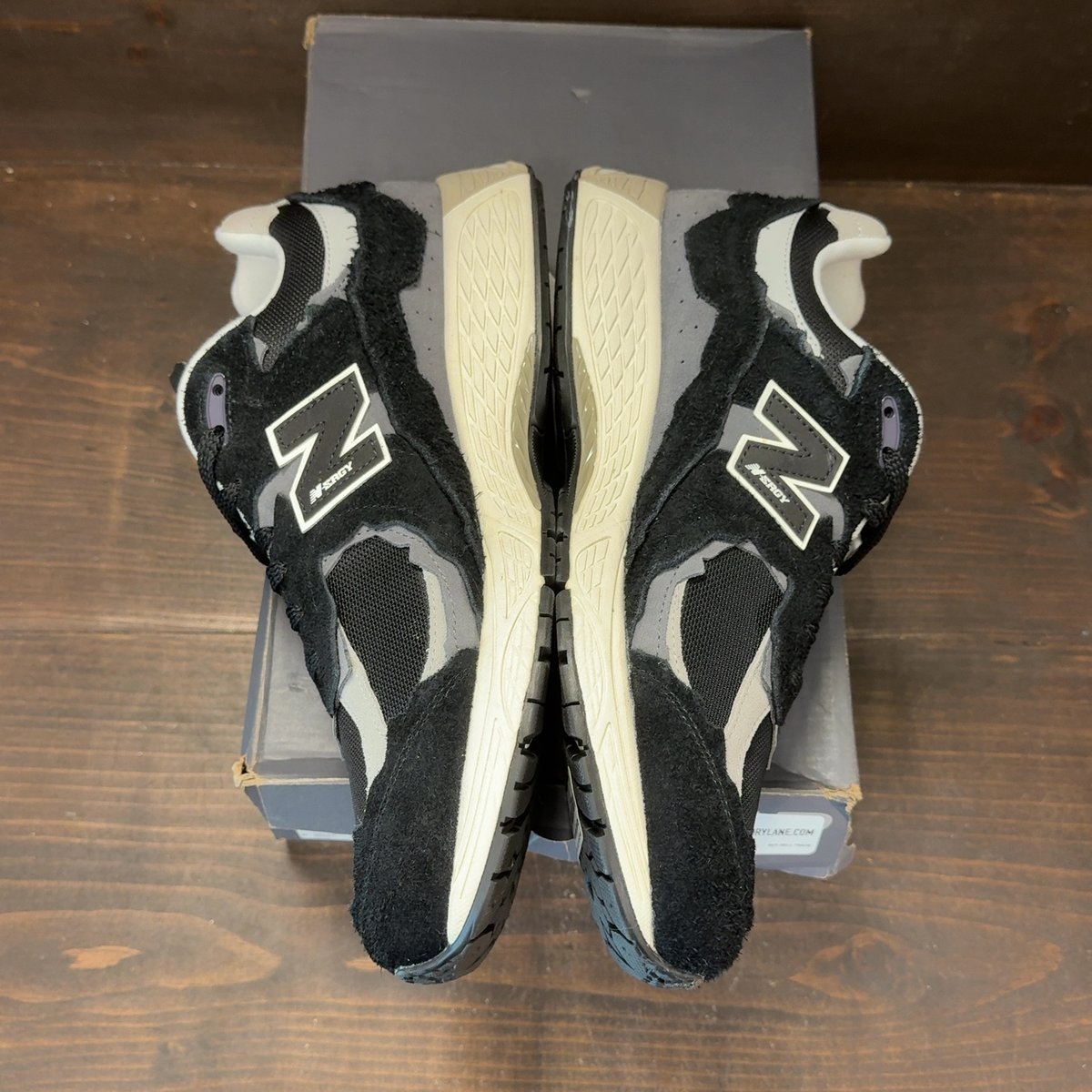 New Balance 2002R Protection Pack Black Grey Size 13 (Pre-Owned) - aux