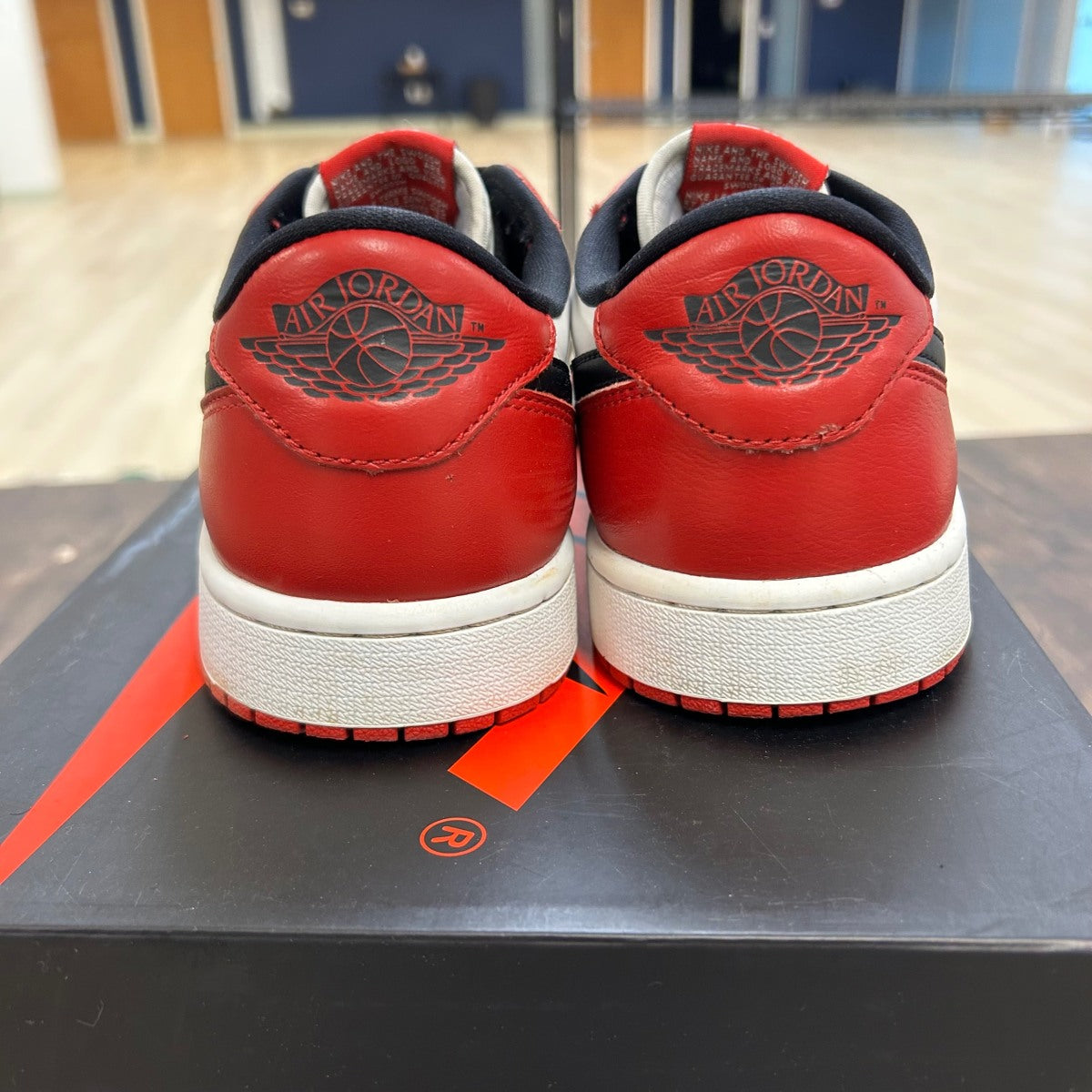Jordan 1 Retro Low OG Chicago (2025) - Image 4