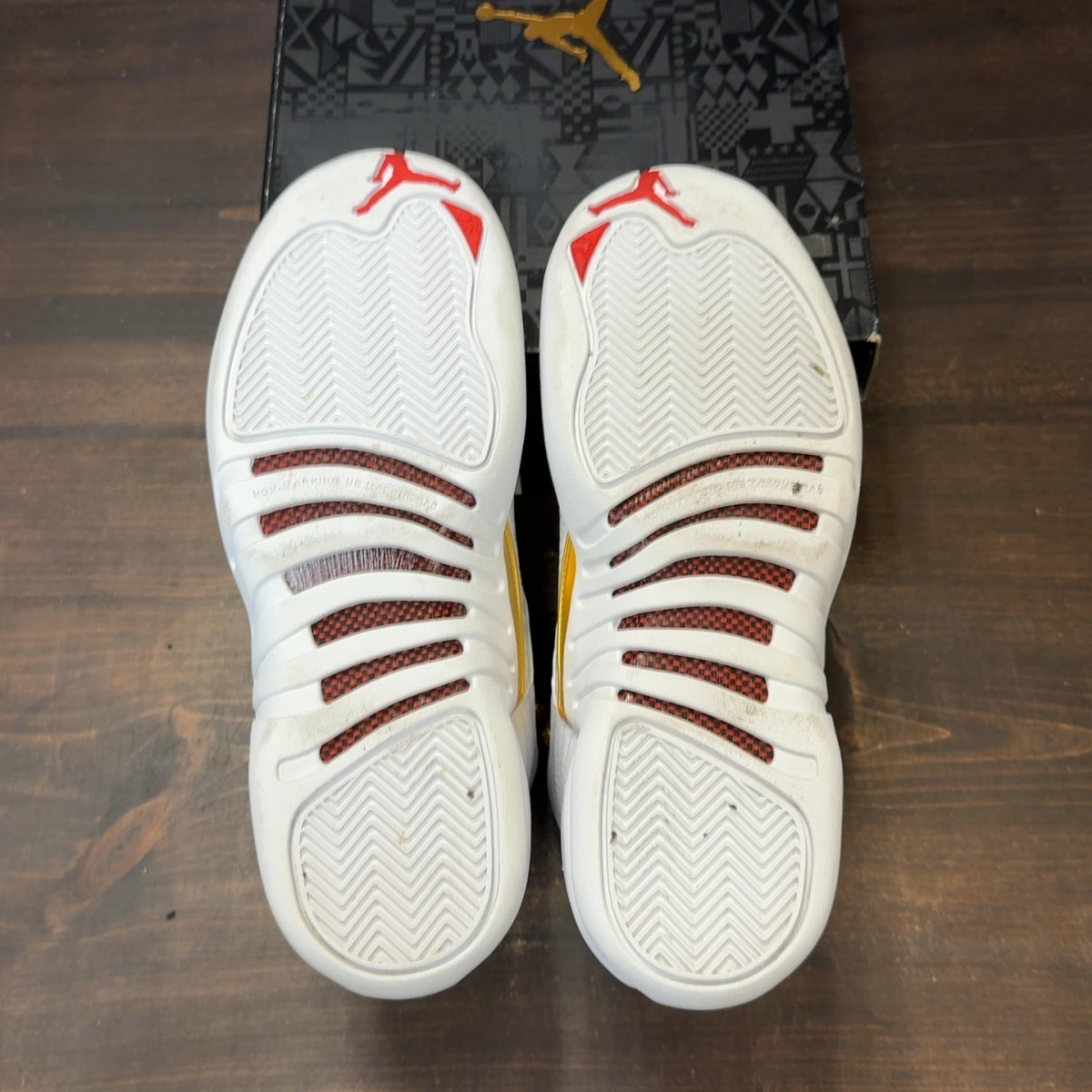 Jordan 12 Retro FIBA (2019) (GS) Size 6.5Y (Pre-Owned)