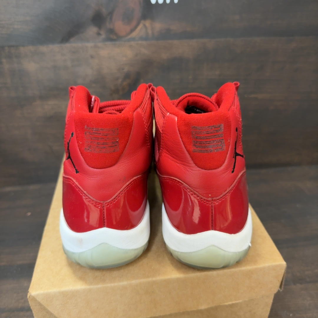 Jordan 11 Retro Win Like 96 Size 8 (Pre-Owned) - Image 4