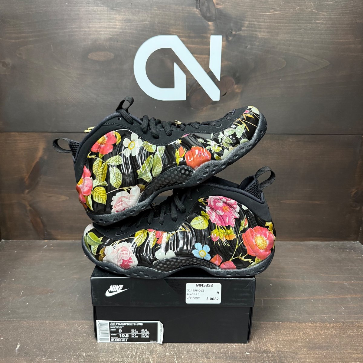 Nike Air Foamposite One Floral Size 9 (Pre-Owned) - front