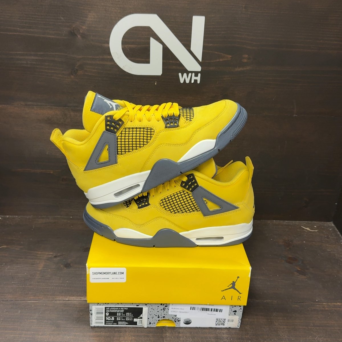 Jordan 4 Retro Lightning (2021) Size 9 (Pre-Owned) - front