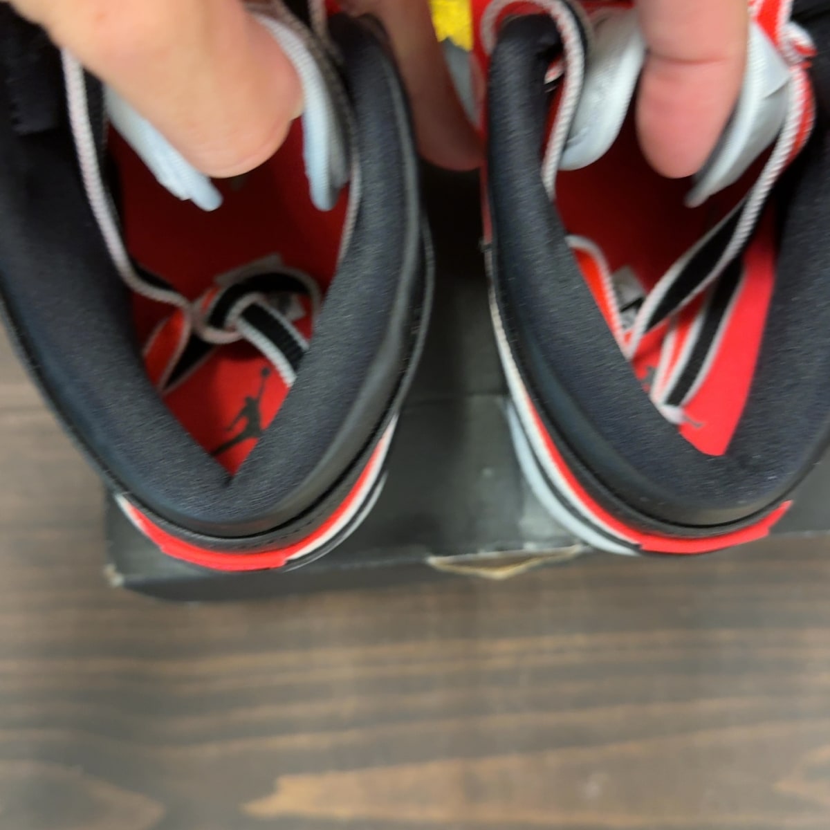 Jordan 1 Mid SE White Black Infrared (GS) - Image 6
