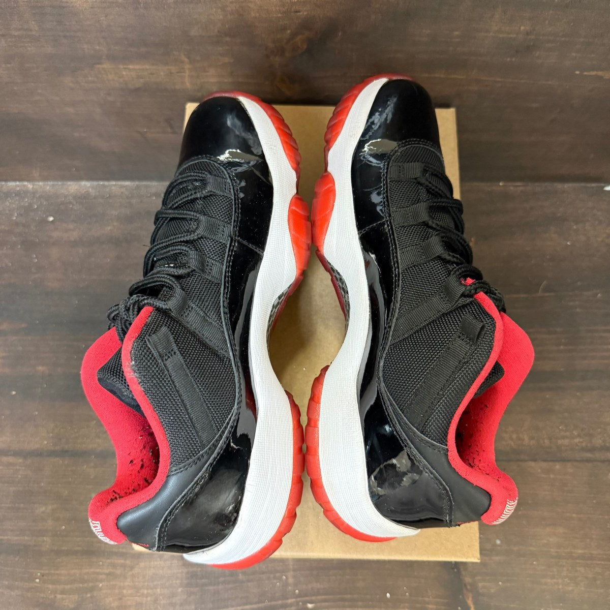 Jordan 11 Retro Low Bred (2015) Size 9 (Pre-Owned) - Image 5