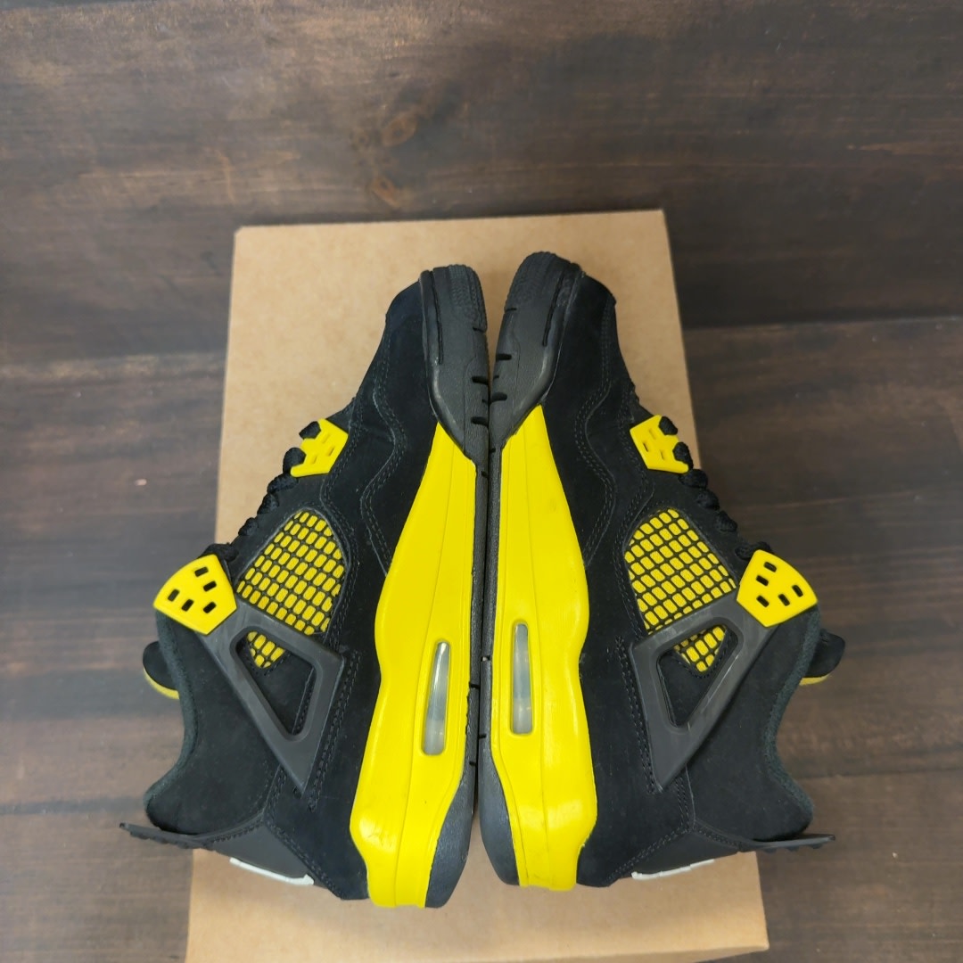 Jordan 4 Retro Thunder (2023) (GS) Size 4Y (Pre-Owned) - Image 5