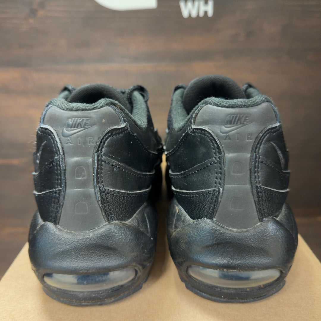 Nike Air Max 95 Recraft Triple Black (GS) Size 6.5Y (Pre-Owned) - Image 4