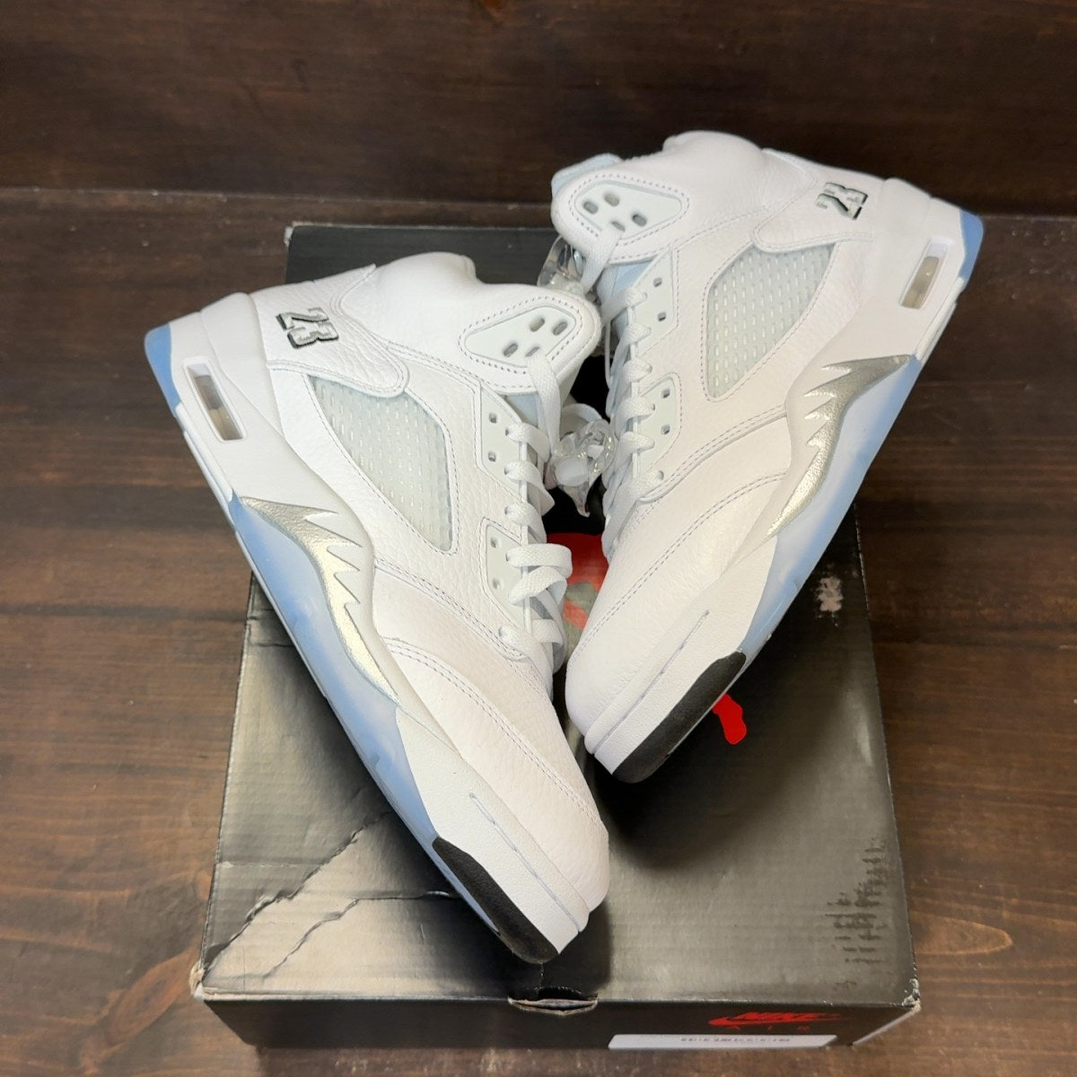 Jordan 5 Retro White Metallic (2026) - Image 2