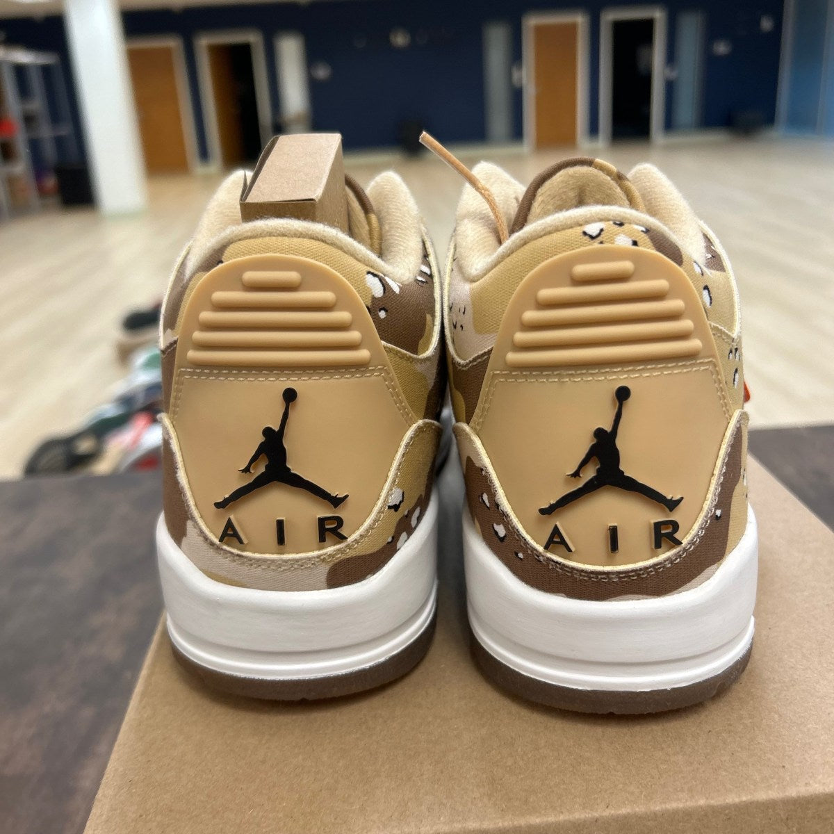 Jordan 3 Retro WNBA Desert Camo (Women's) Size 7.5W (Pre-Owned) - Image 4