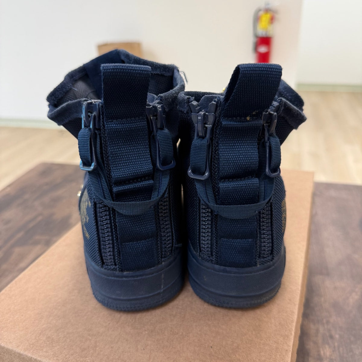 Nike SF Air Force 1 Mid Obsidian Metallic Gold Size 10.5 (Pre-Owned) - Image 3