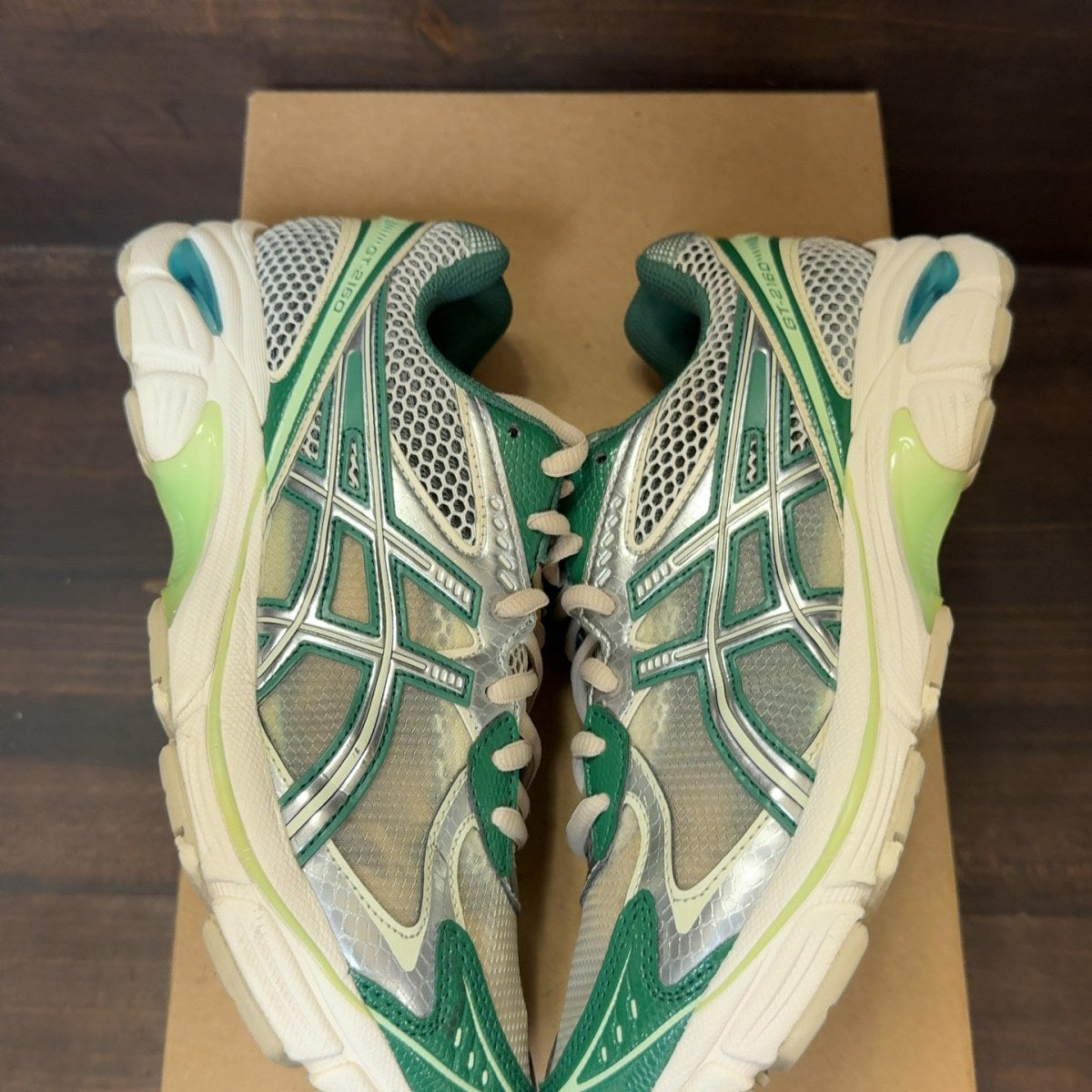 ASICS GT-2160 Above The Clouds Size 7 (Pre-Owned) - Image 2
