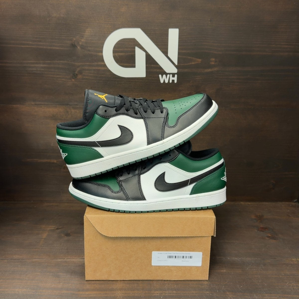 Jordan 1 Low Green Toe Size 10 (Pre-Owned) - Image 1