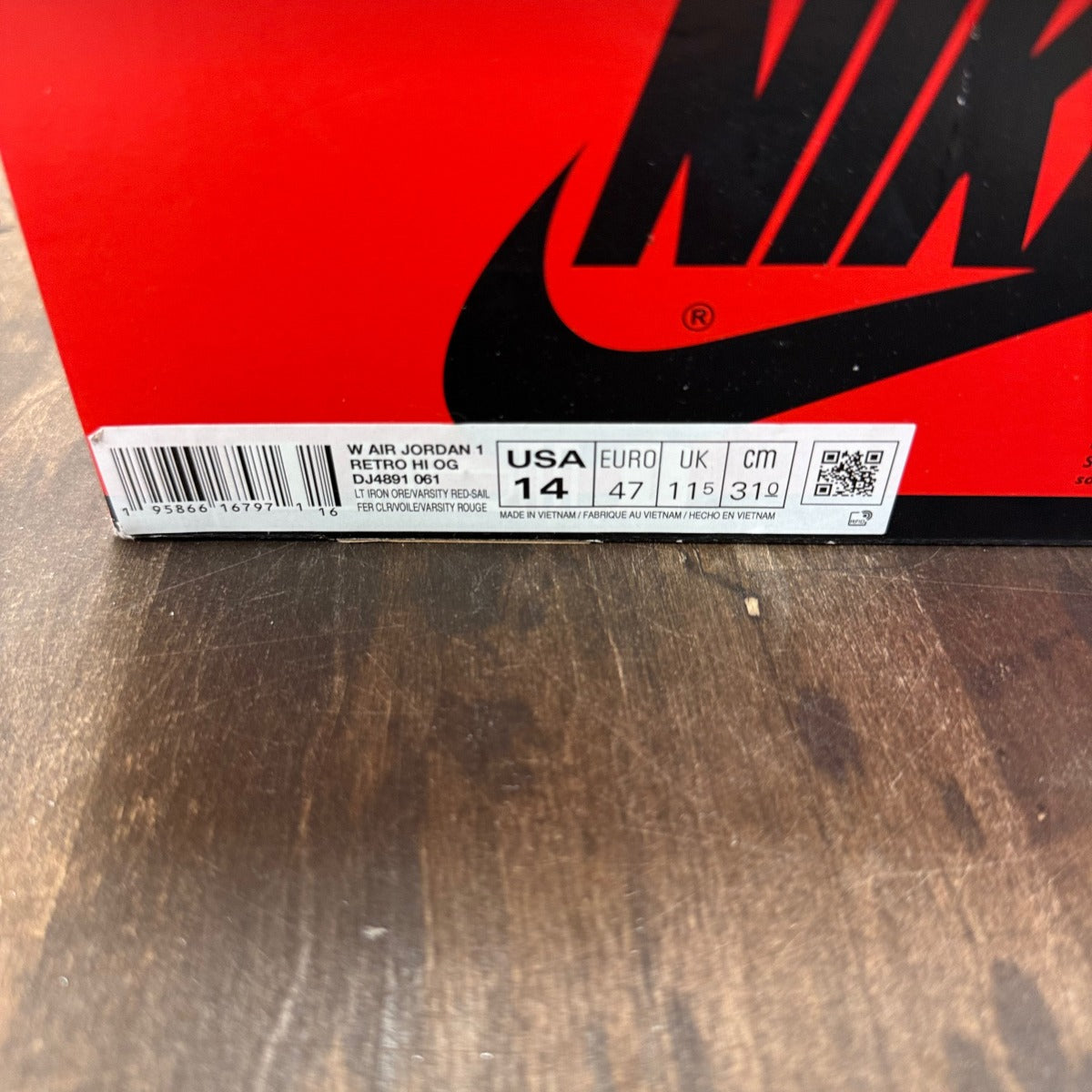 Jordan 1 Retro High OG Varsity Red (Women's) - Image 6