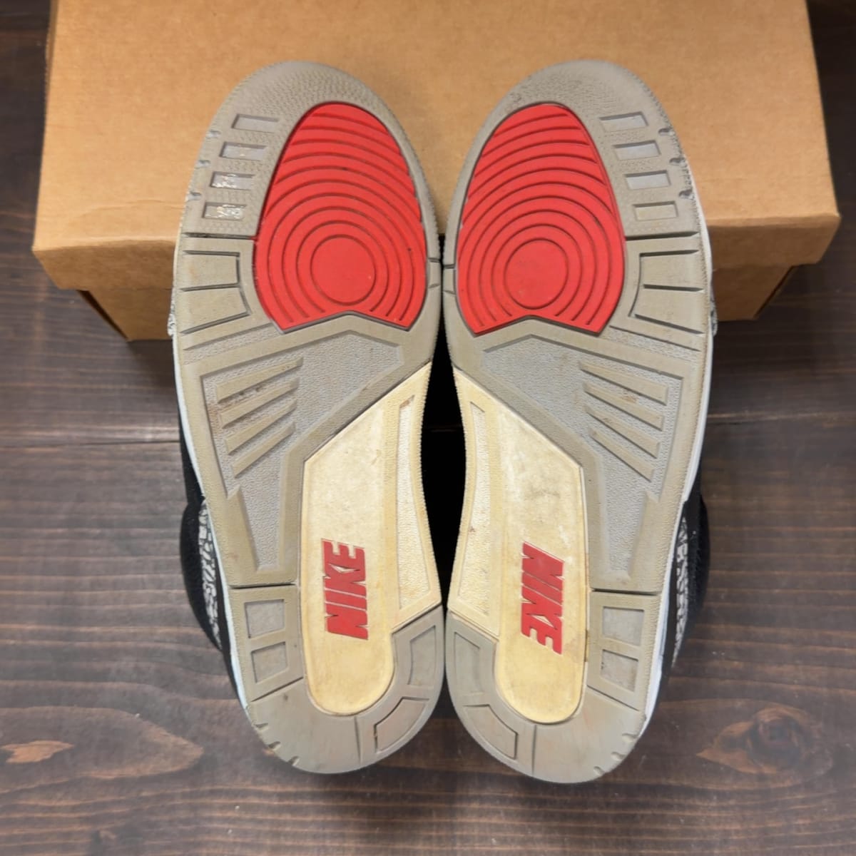 Jordan 3 Retro Black Cement (2018) Size 8.5 (Pre-Owned) - aux
