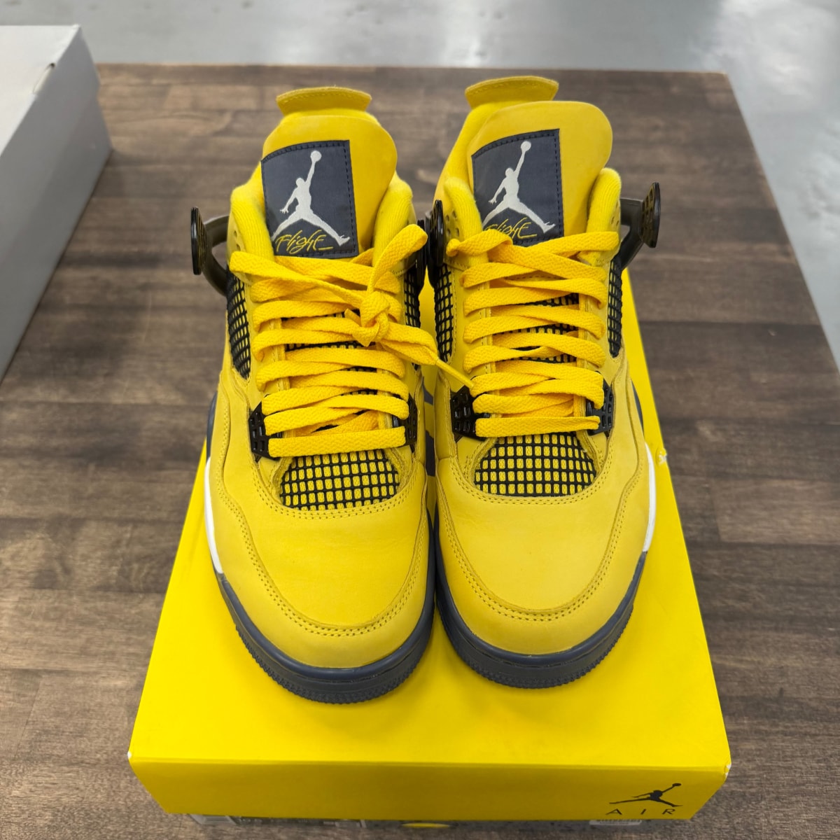Jordan 4 Retro Lightning (2021) - Image 2