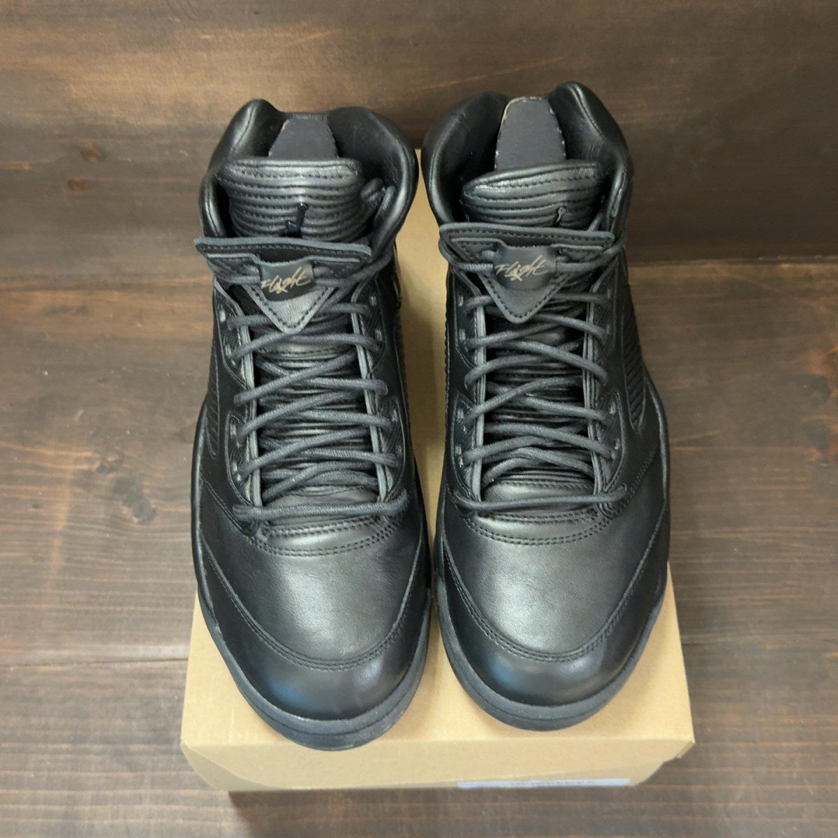 Jordan 5 Retro Premium Triple Black Size 9.5 (Pre-Owned) - Image 3