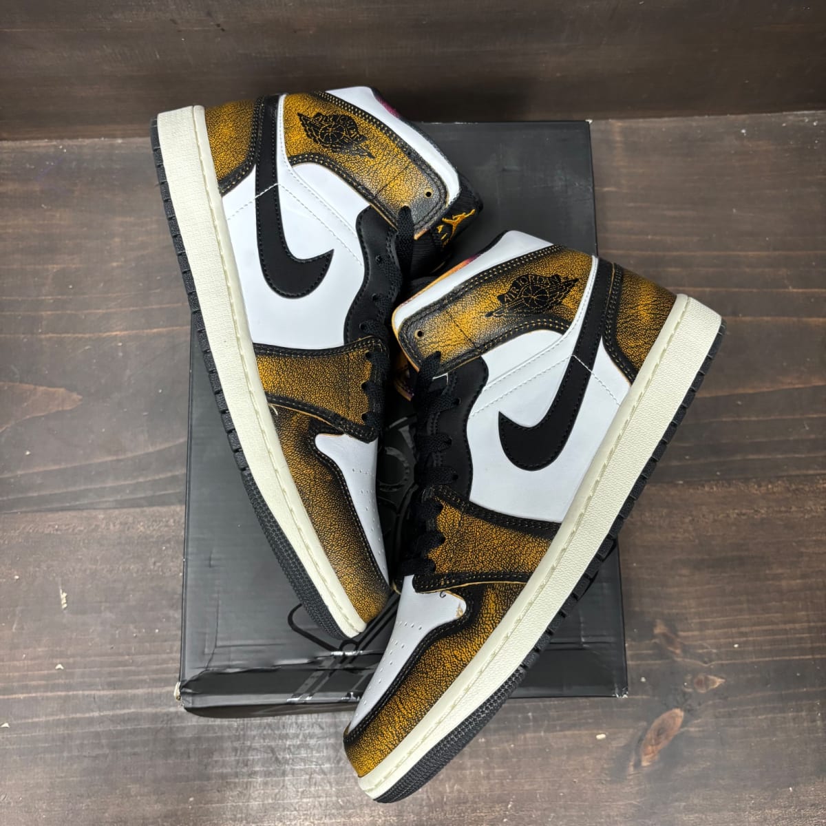 Jordan 1 Mid SE Orange Wear Away Size 10 (Pre-Owned) - back