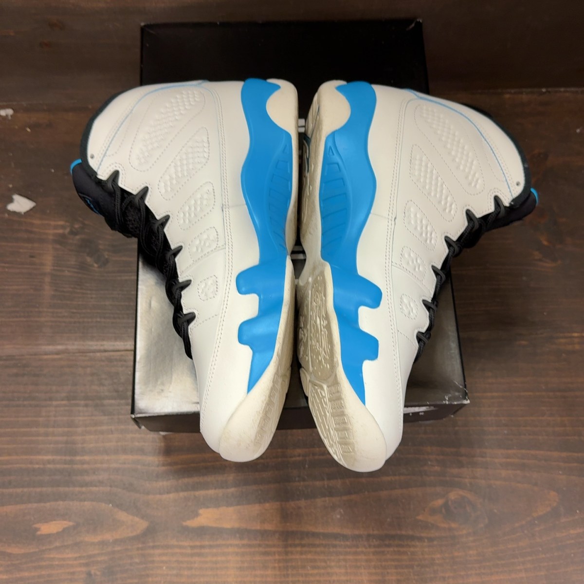 Jordan 9 Retro Powder Blue (2024) - Image 4