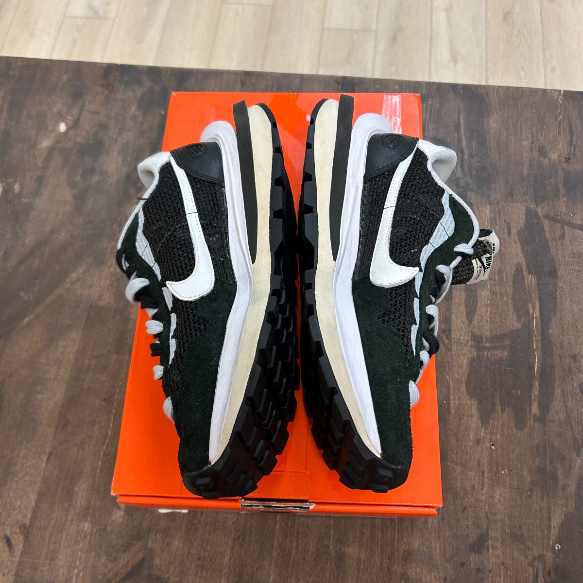 Nike Vaporwaffle sacai Black White - Image 3
