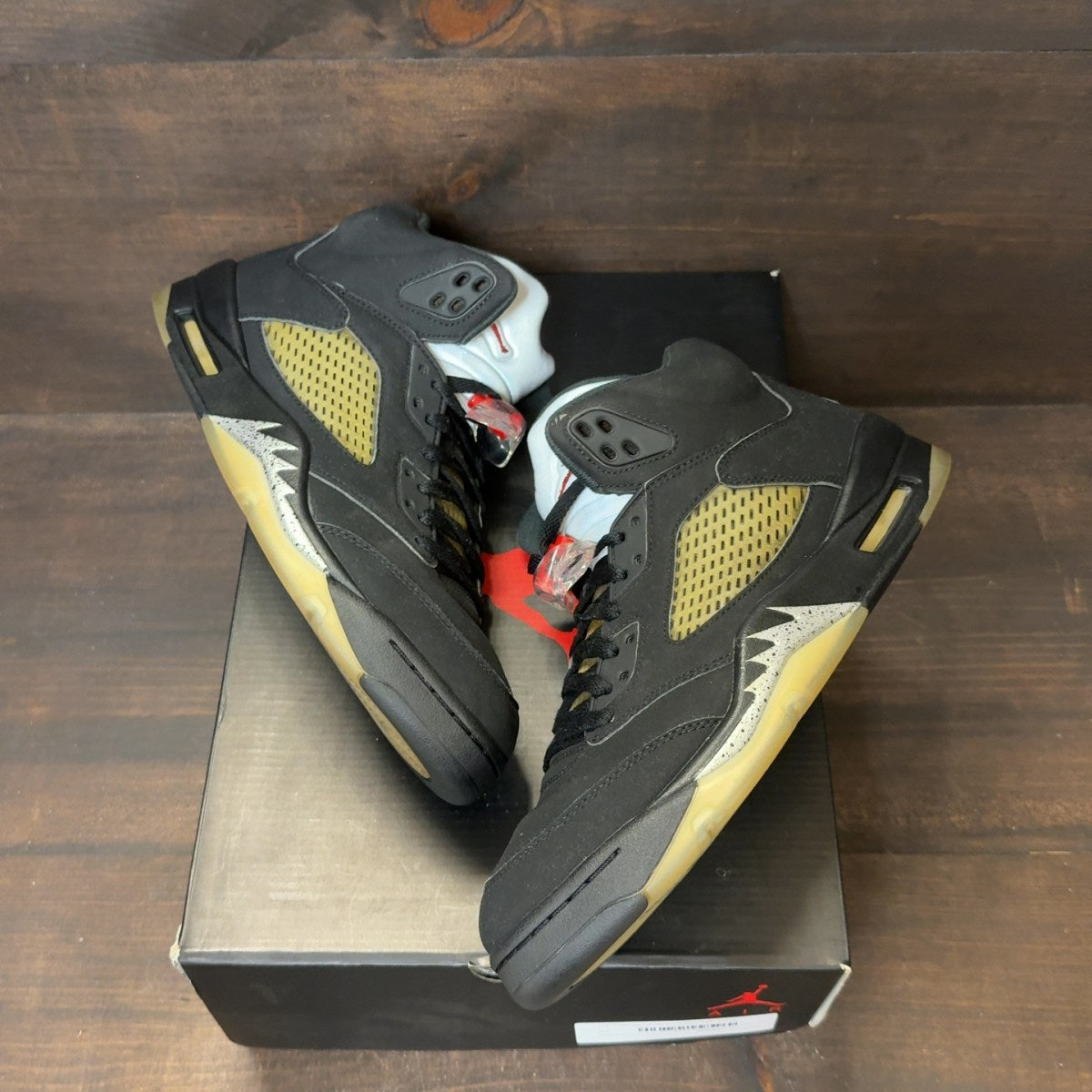 Jordan 5 Retro Black Metallic (2016) - Image 2