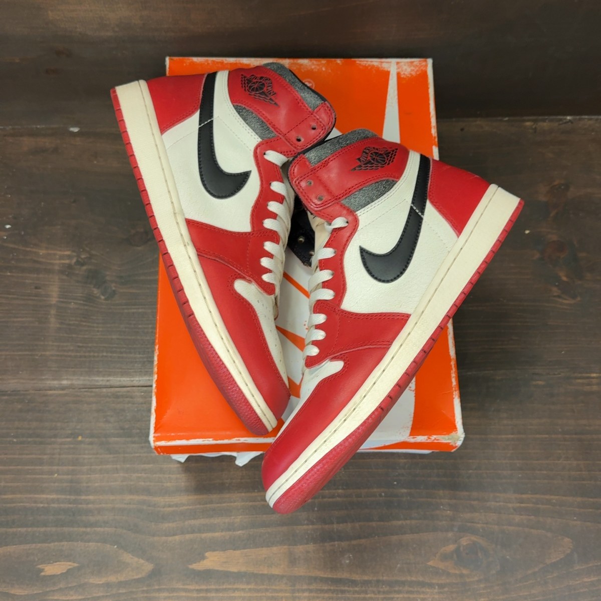 Jordan 1 Retro High OG Chicago Lost and Found - Image 2