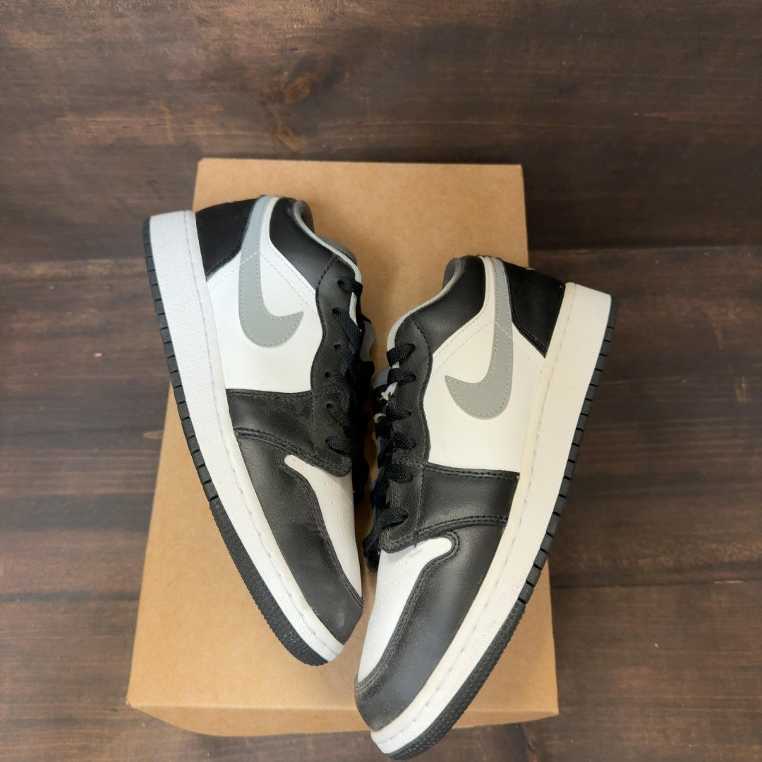 Jordan 1 Low Black White Grey (GS) Size 7Y (Pre-Owned) - Image 2