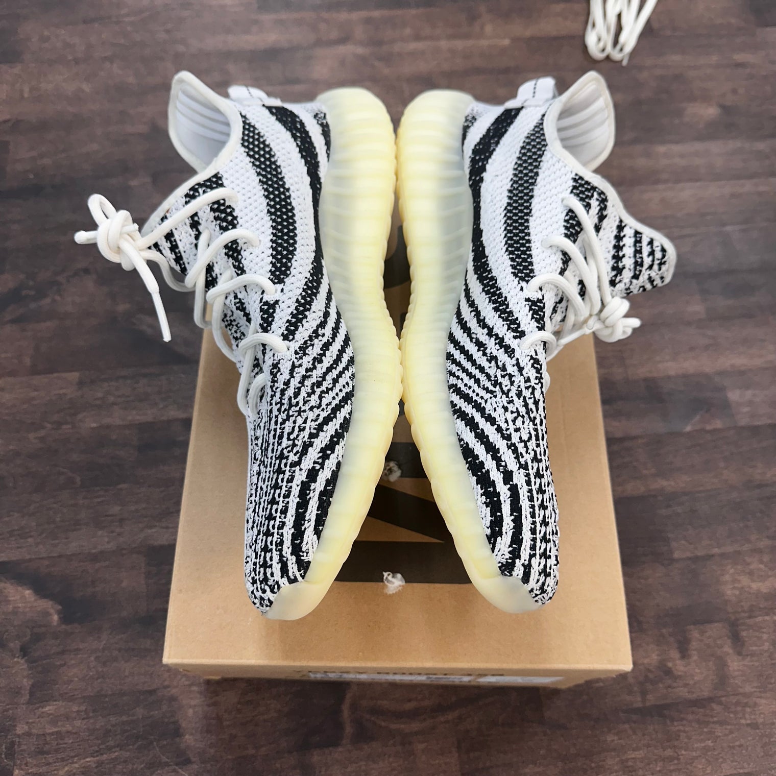 Zebra Yeezy 350 (USED)