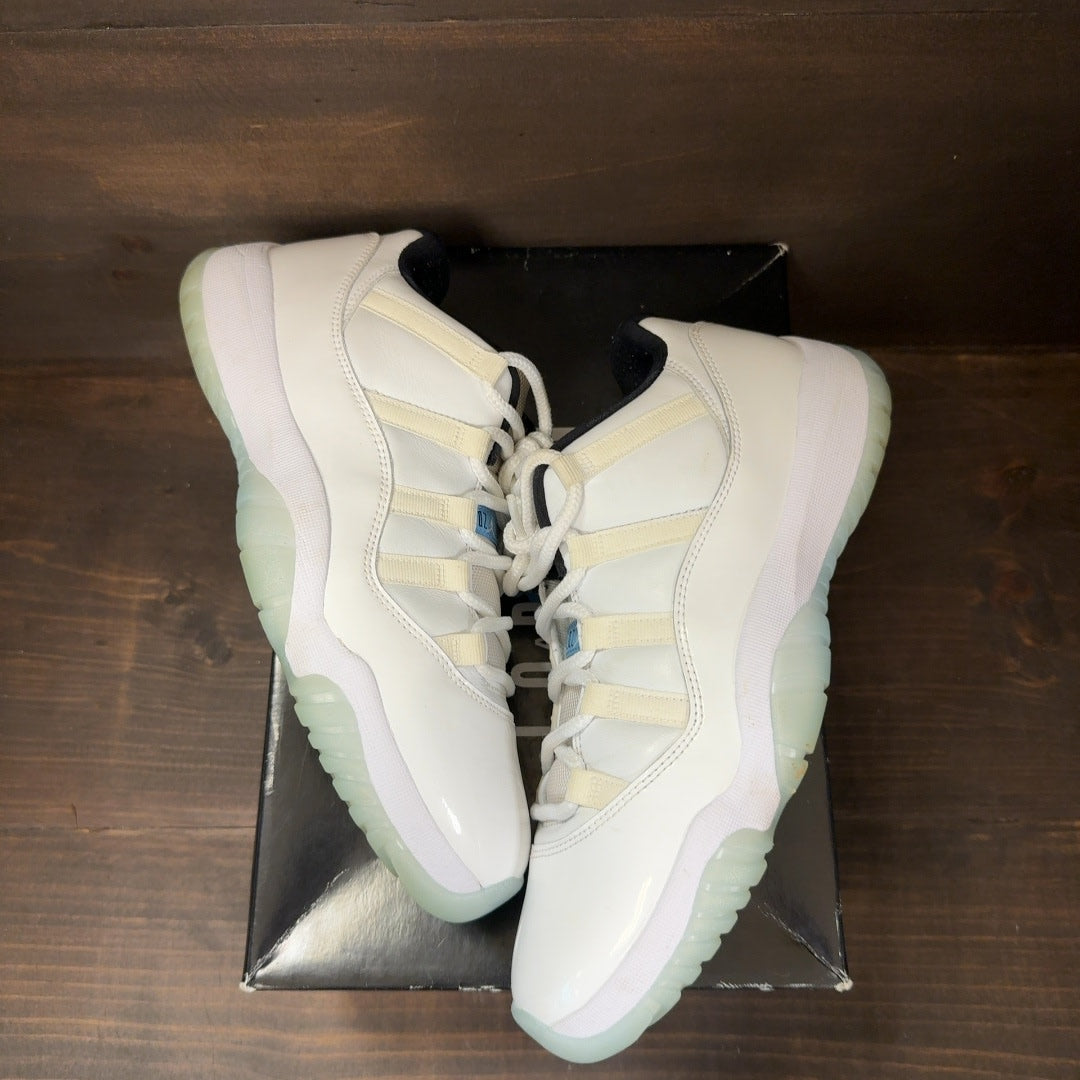 Jordan 11 Retro Low Legend Blue Size 10 (Pre-Owned)