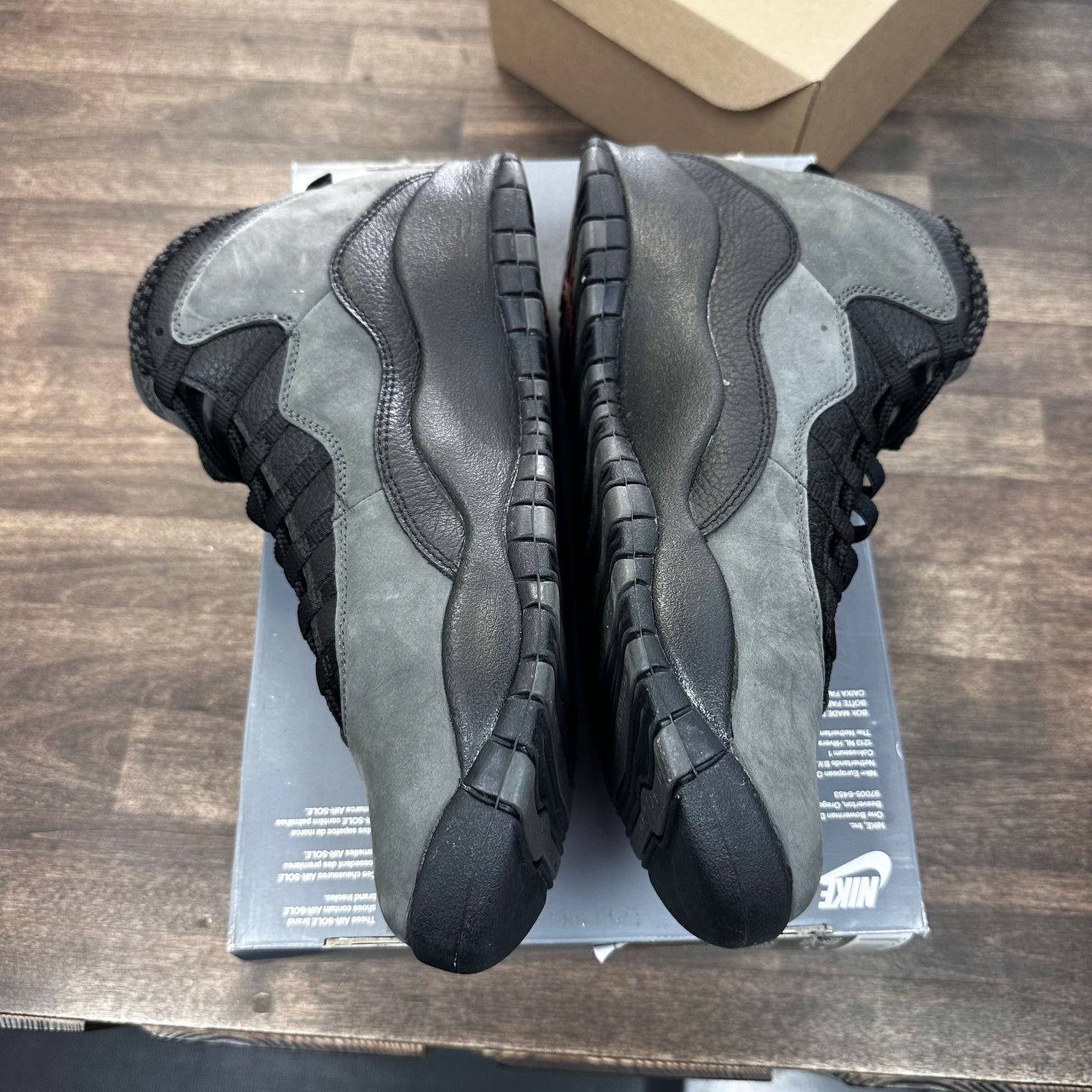 Shadow Jordan 10 (USED, No Box Top)