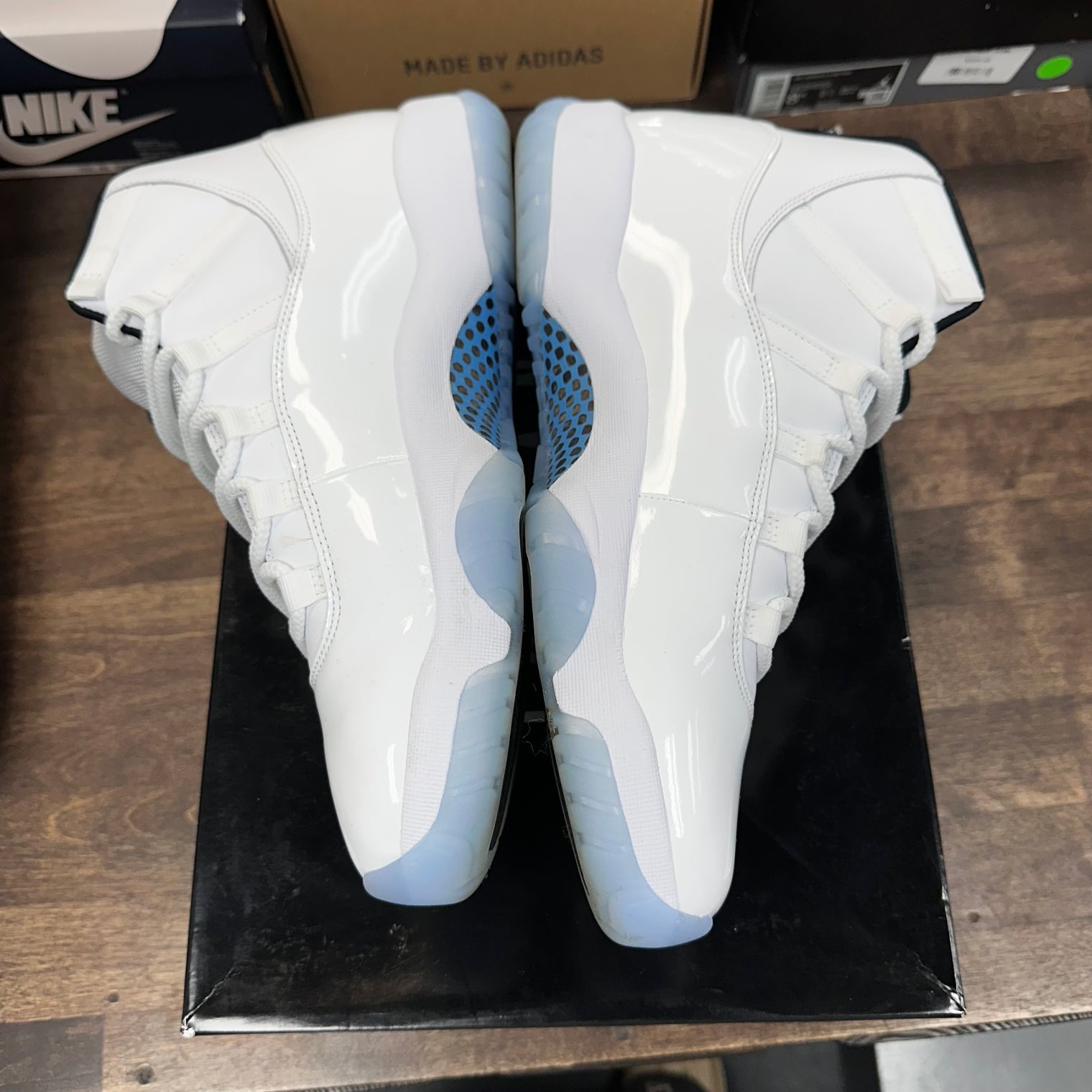 Legend Blue Jordan 11 (USED)
