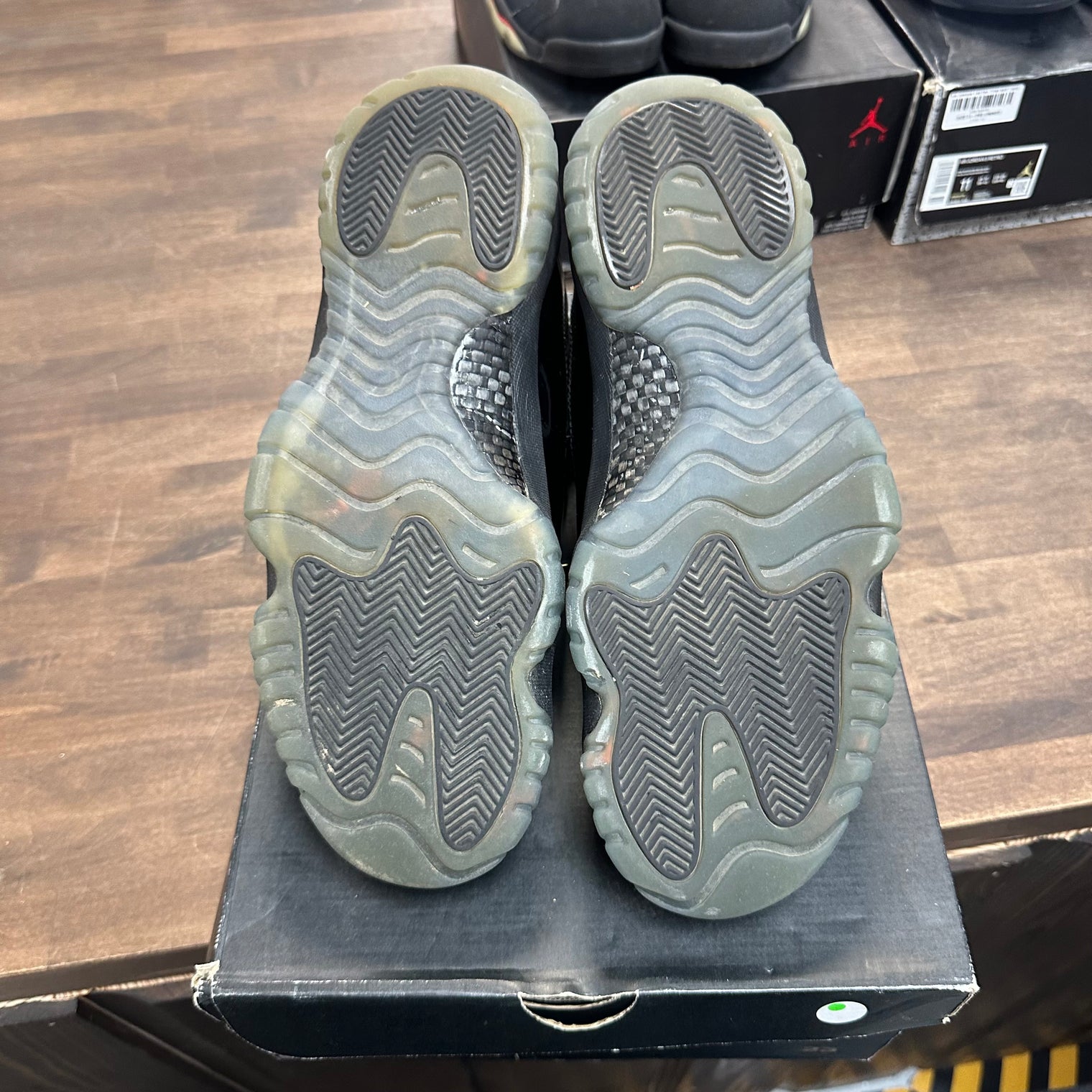 Cap n Gown Jordan 11 (USED, B-Grade)