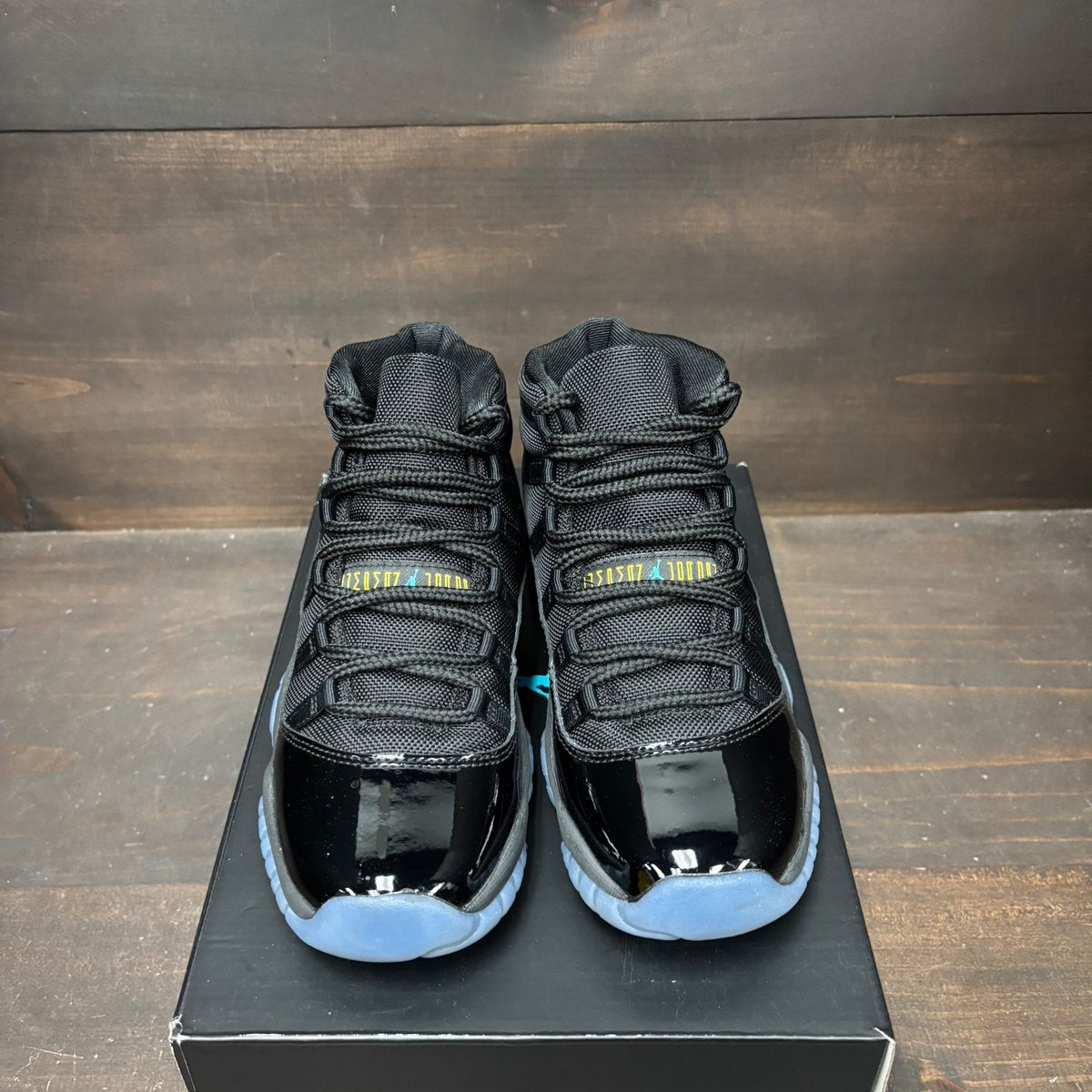 Jordan 11 Retro Gamma Blue (2025) (GS) Size 6Y (Pre-Owned) - side