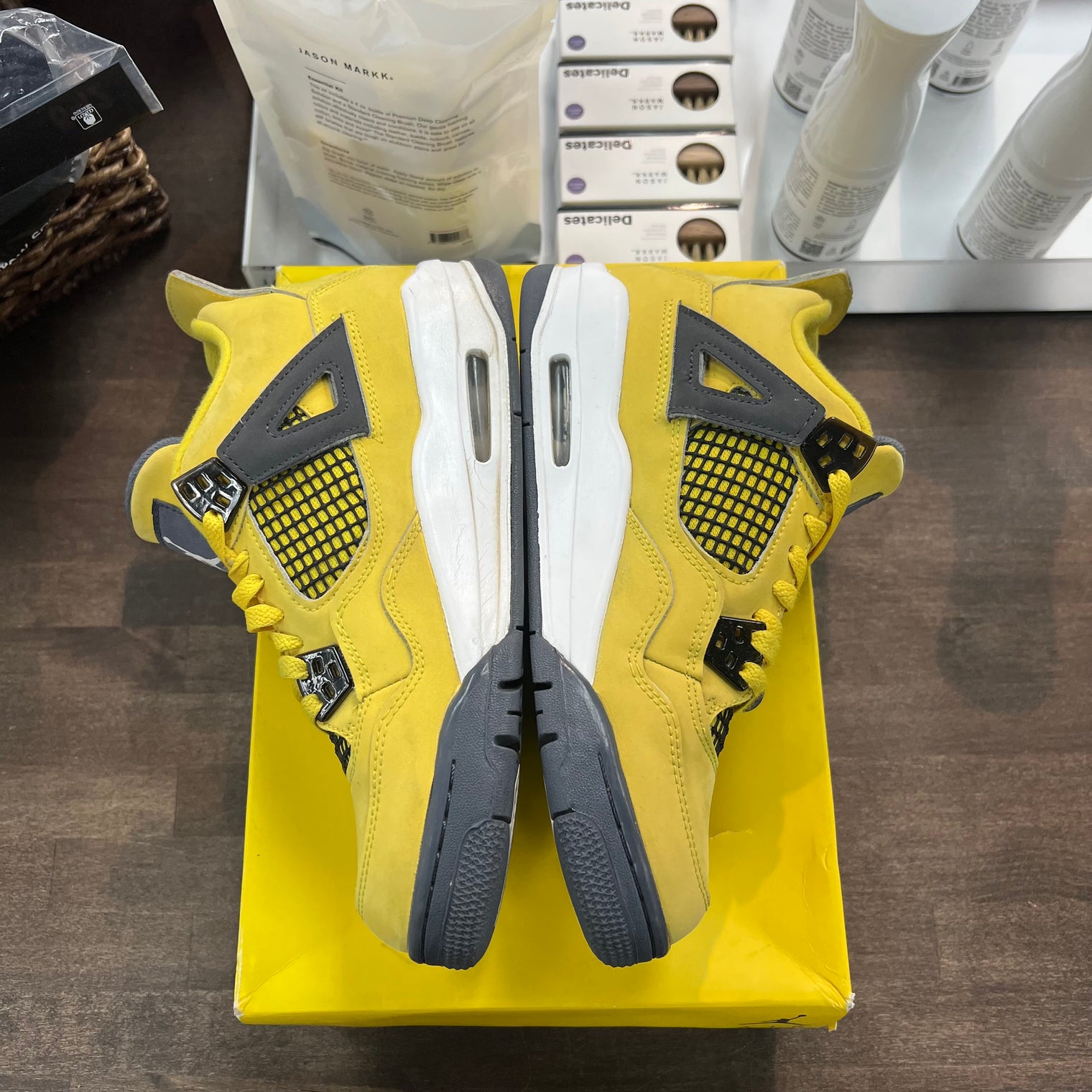 Lightning Jordan 4 (GS) (USED)