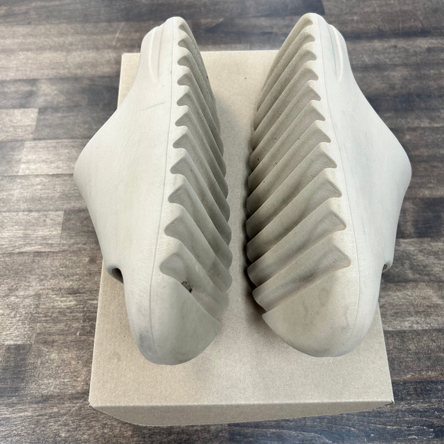 Pure Yeezy Slide (USED, No Box)