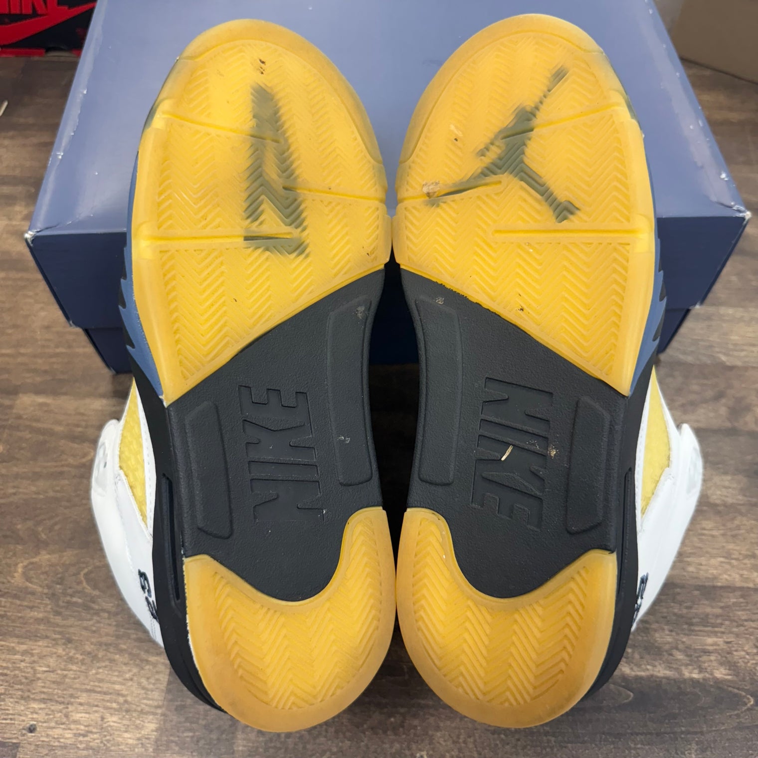(W) Dawn A Ma Maniere Jordan 5 (USED)