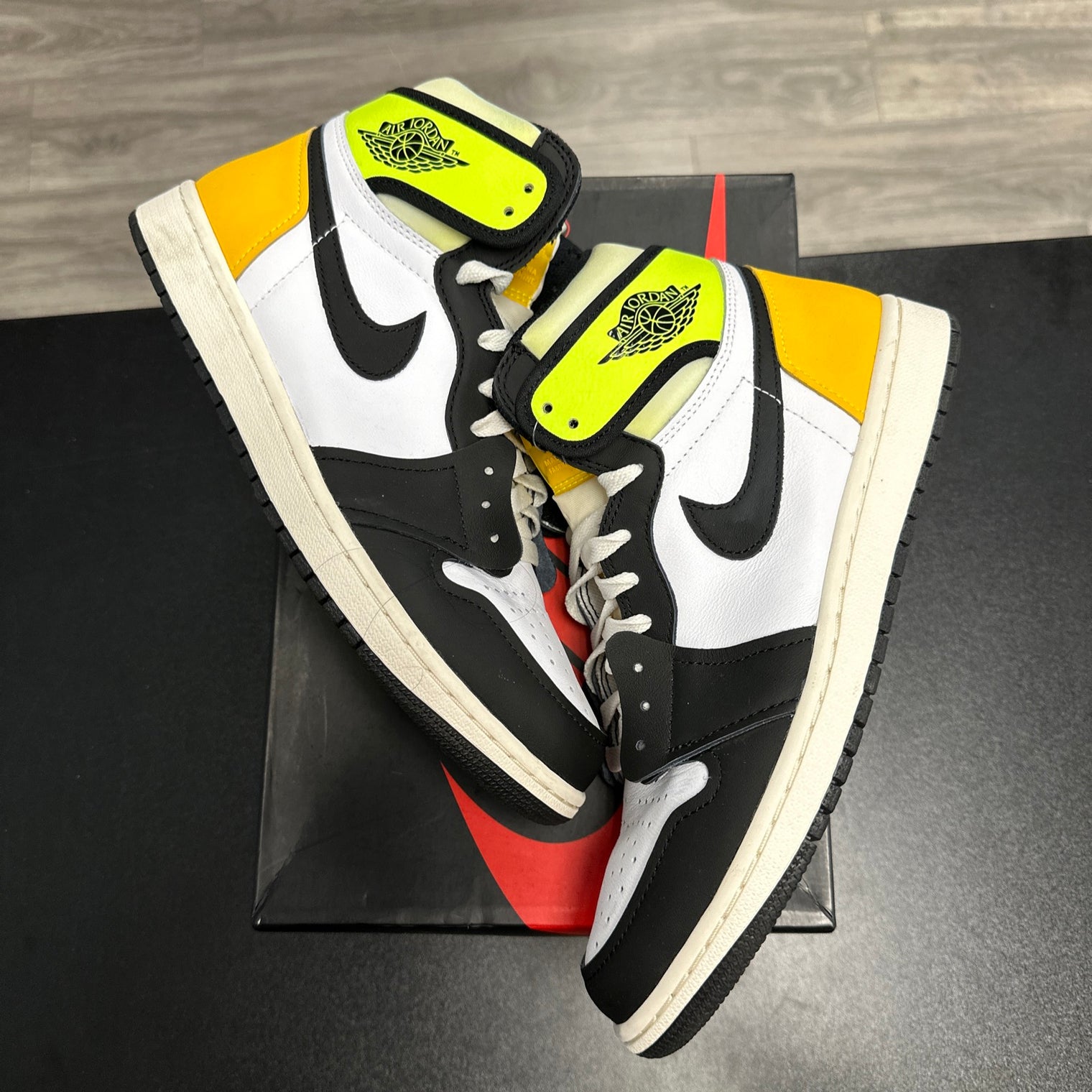 Volt Jordan 1 High (USED)