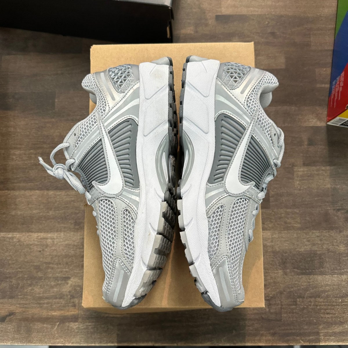 Nike Zoom Vomero 5 Cool Grey Size 9 (Pre-Owned) - Image 3