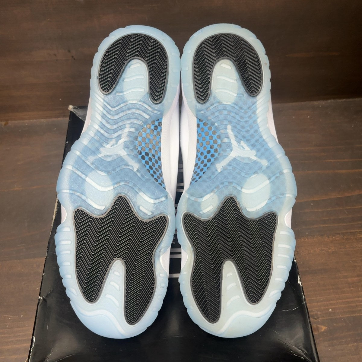 Jordan 11 Retro Legend Blue (2024) - Image 6