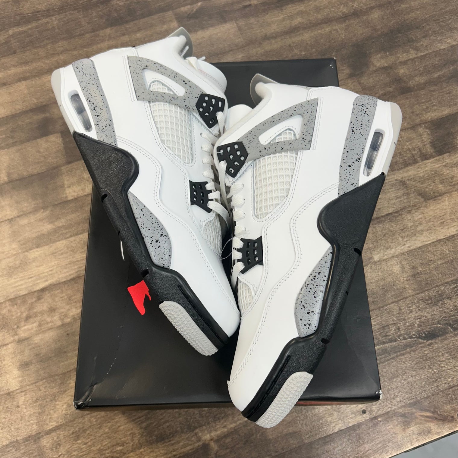 White Cement Jordan 4 2025 (USED)