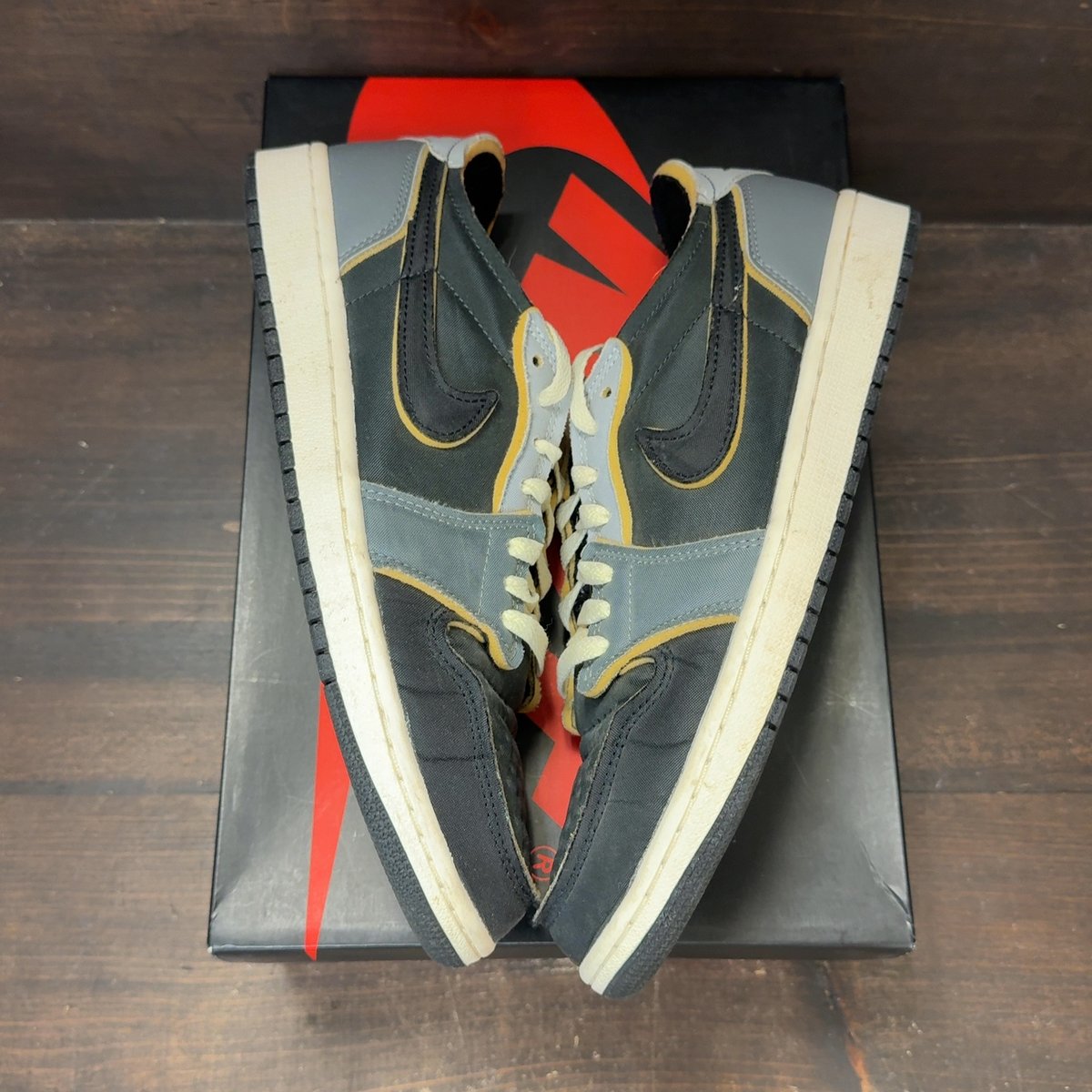 Jordan 1 Low OG EX Black Smoke Grey Size 9.5 (Pre-Owned) - back