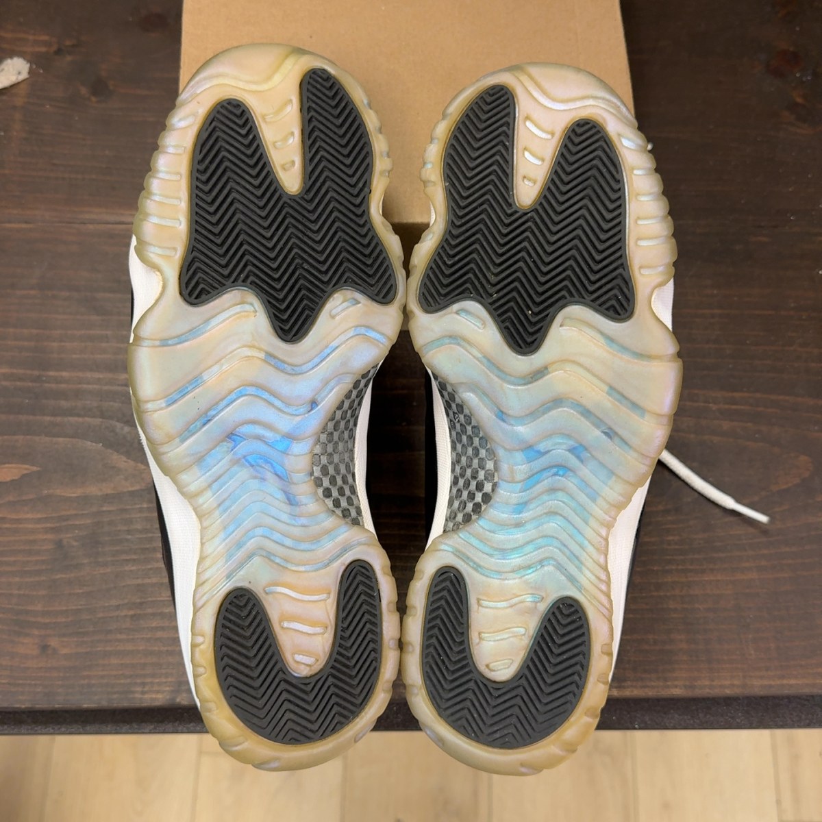 Jordan 11 Retro Low Iridescent Size 11.5 (Pre-Owned) - Image 8